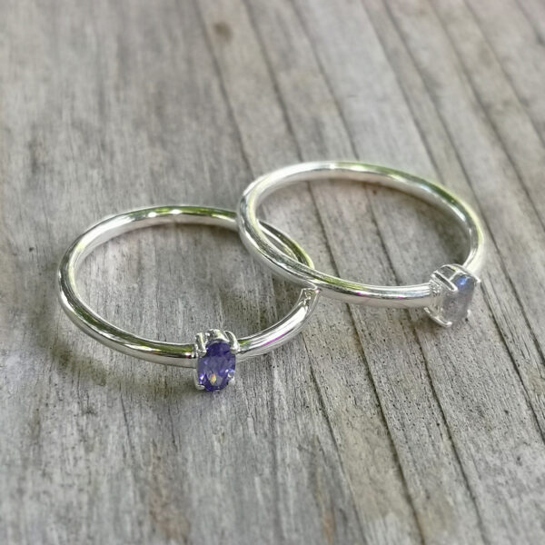 Ring fein ovaler Stein Silber