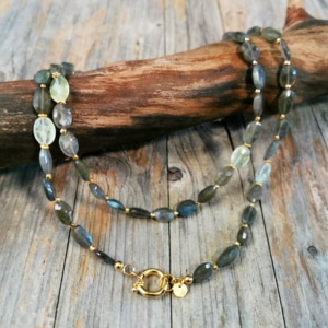 Kette Federring Grüntöne Gold