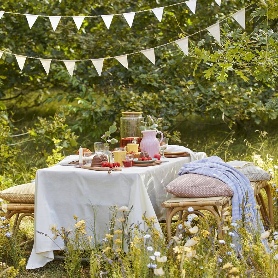 Fahnengirlande weiss