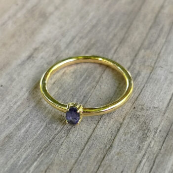 Ring fein ovaler Zirkonia Gold