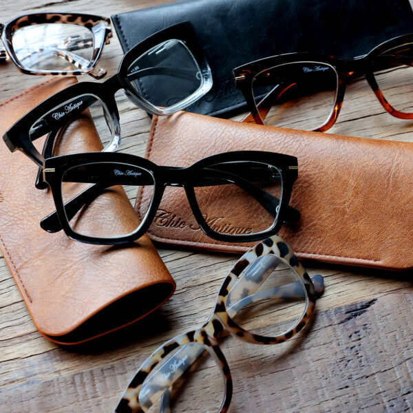 Lesebrille schwarz mit Golddekor – Bild 3