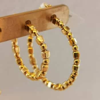 Kreolen mit Elementen Gold