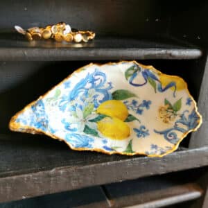Muschelschale Auster Goldrand mittel