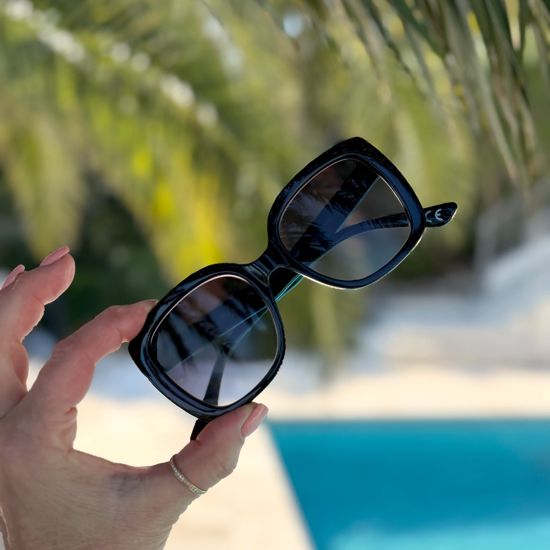 Sonnenbrille schwarz